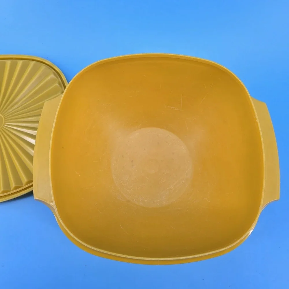 Vintage Tupperware Servalier 8